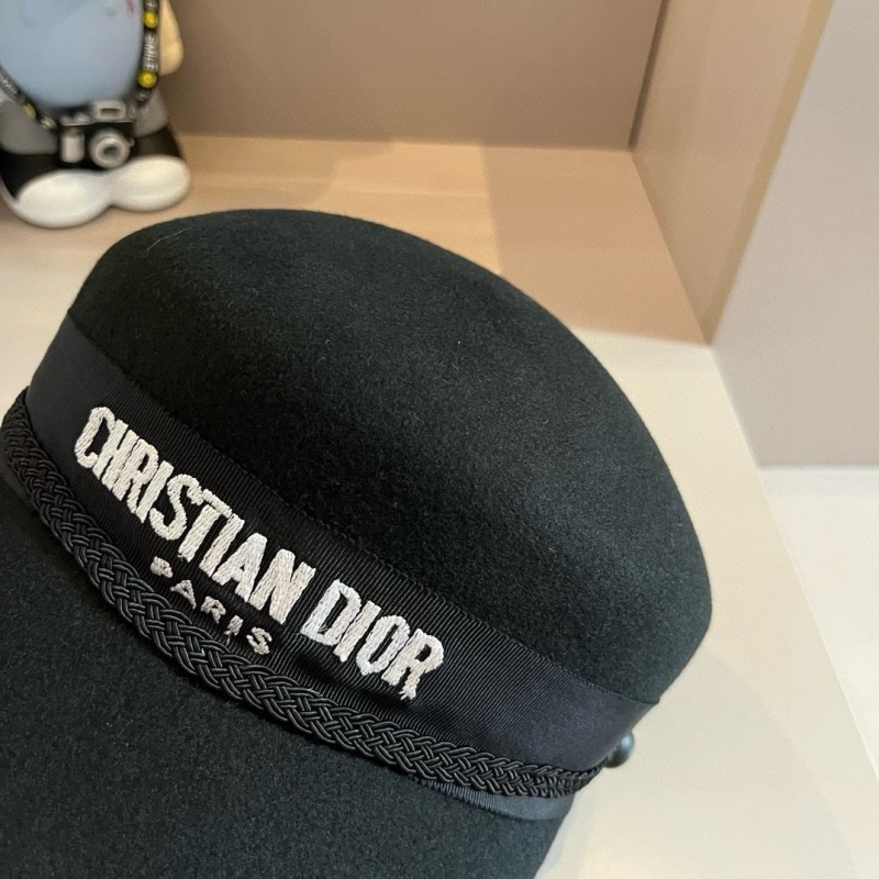 CHRISTIAN DIOR